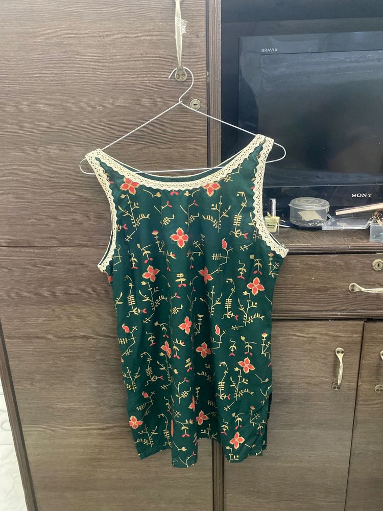 2 Sleeveless Short Kurti
