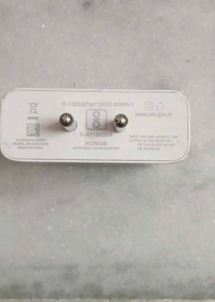 HONOR NEW AND ORIGINAL TYPE C MOBILE CHARGER 65 WA