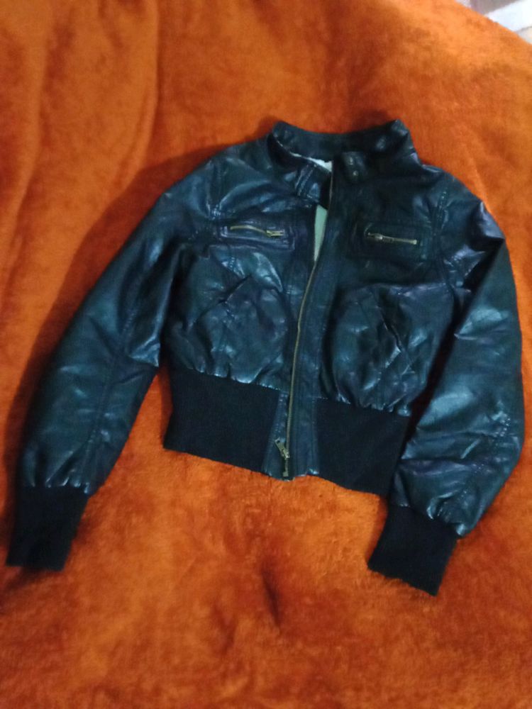 A very attractive black upleather jacket