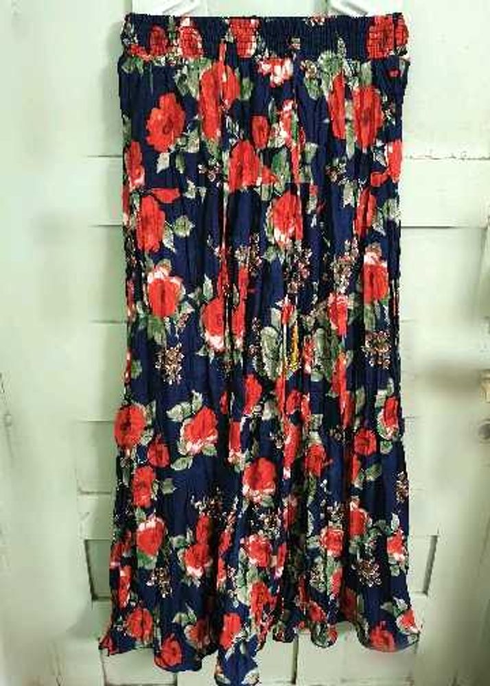 ✨ Chic &amp; Flowy Long Skirt 🌹💙