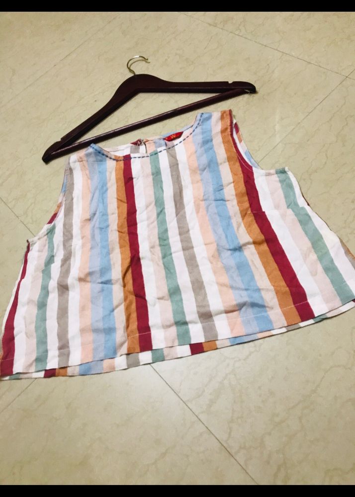 New Stylish Sleeveles Top