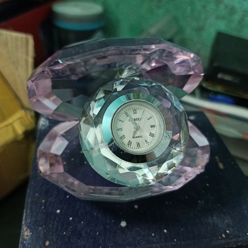 Cristal Showpiece With Watch