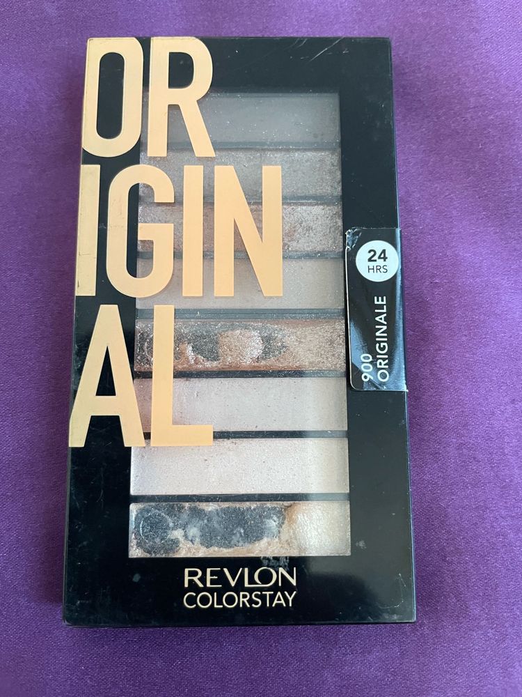 Foundation &amp; Eyeshadow Kit By Revlon