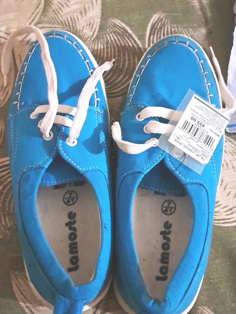 Sports Shoes