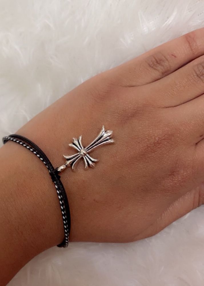 Gothic Cross Bracelet 🖤