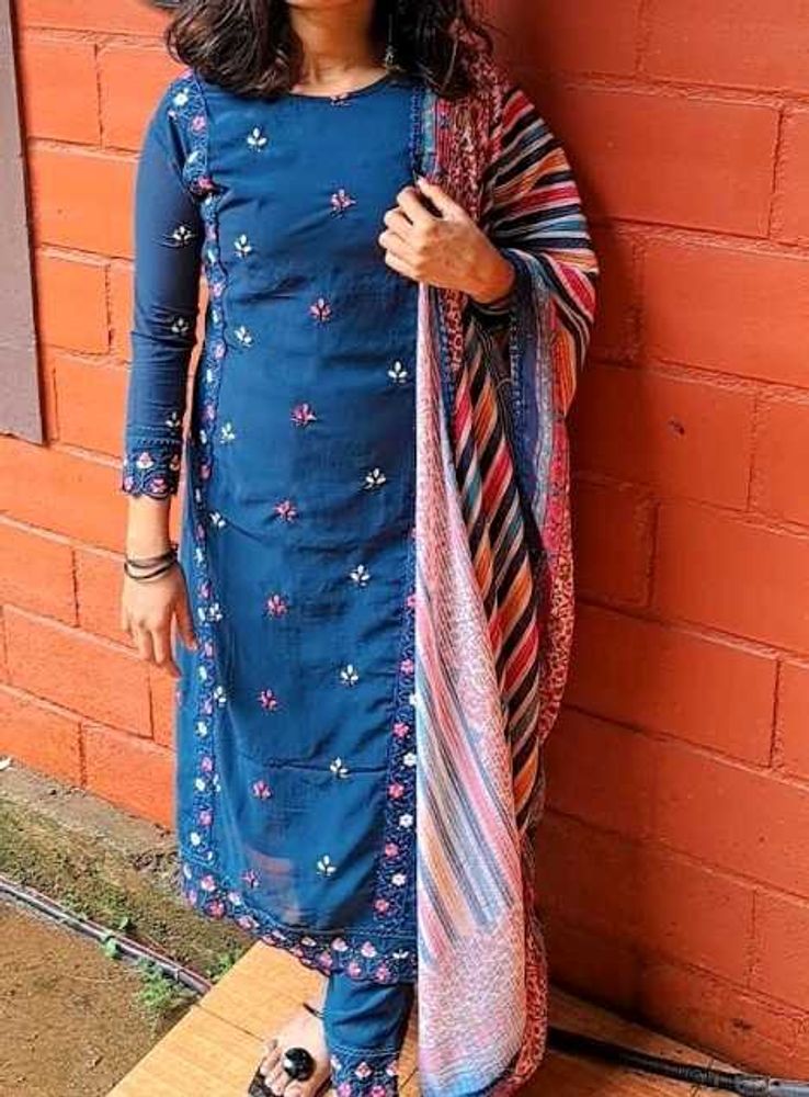 Kurti Set With Fabulous Duppata And Bottom