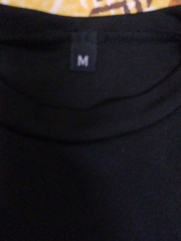 Black T-Shirt - Size M