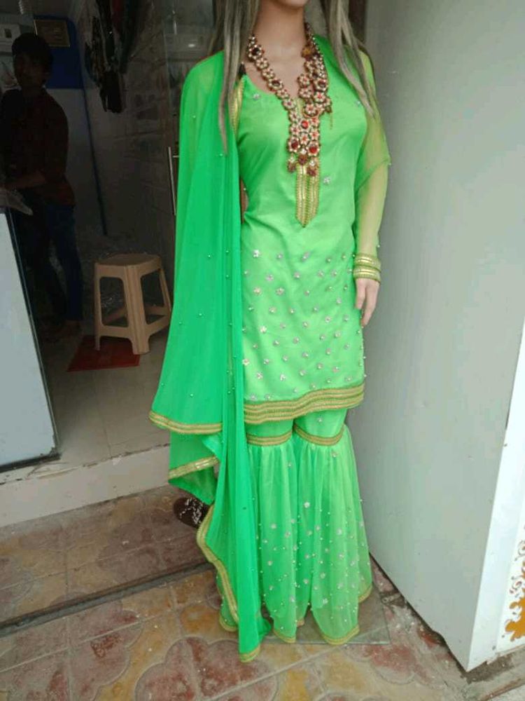 Green heavy Kurta Set like new