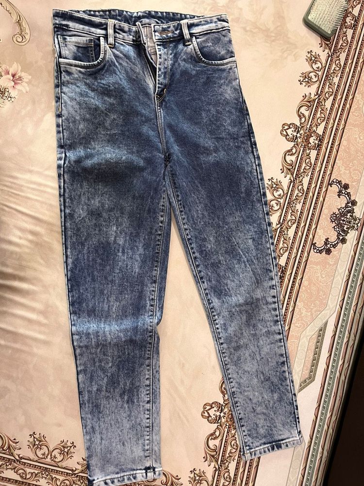 Blue Faded Jeans