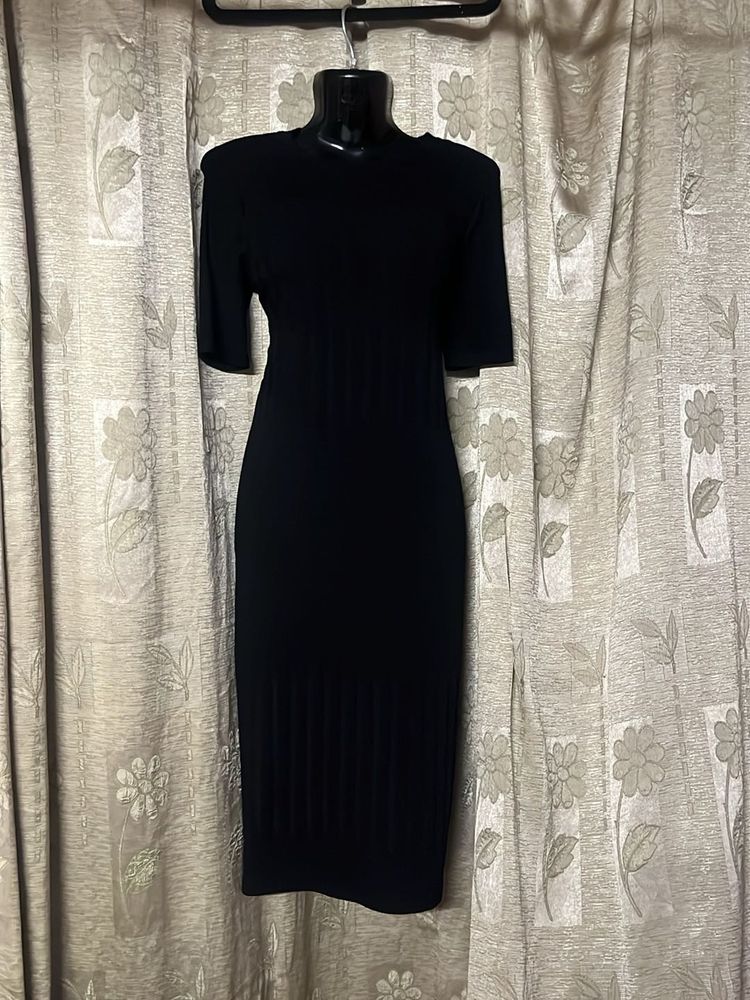 Elegant Black Midi Dress
