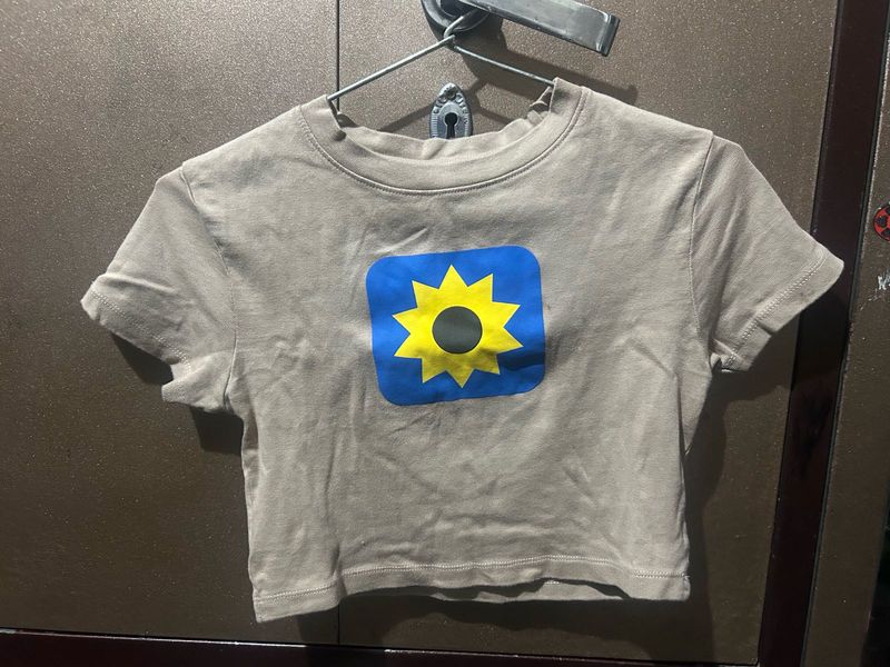 Graphic Cropped Tee