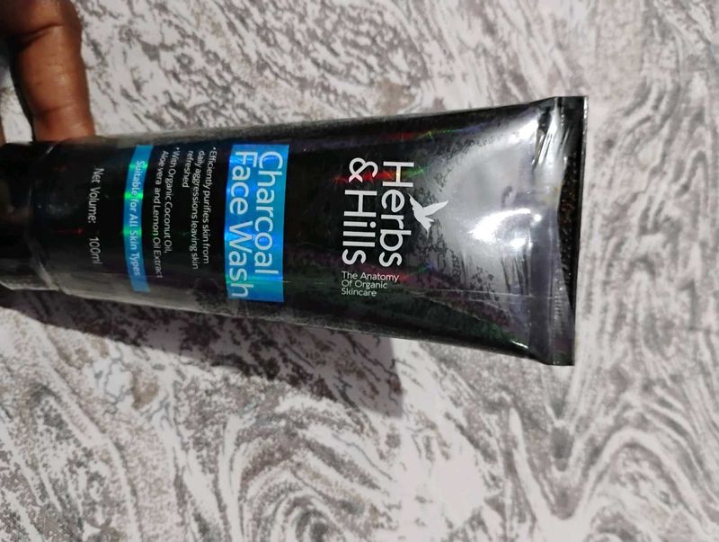 Herbs &amp; Hills Charcoal Face Wash