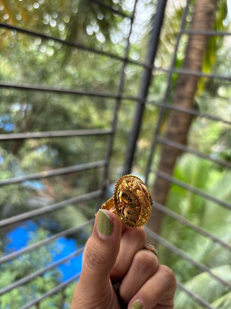 Multicolour adjustable ring