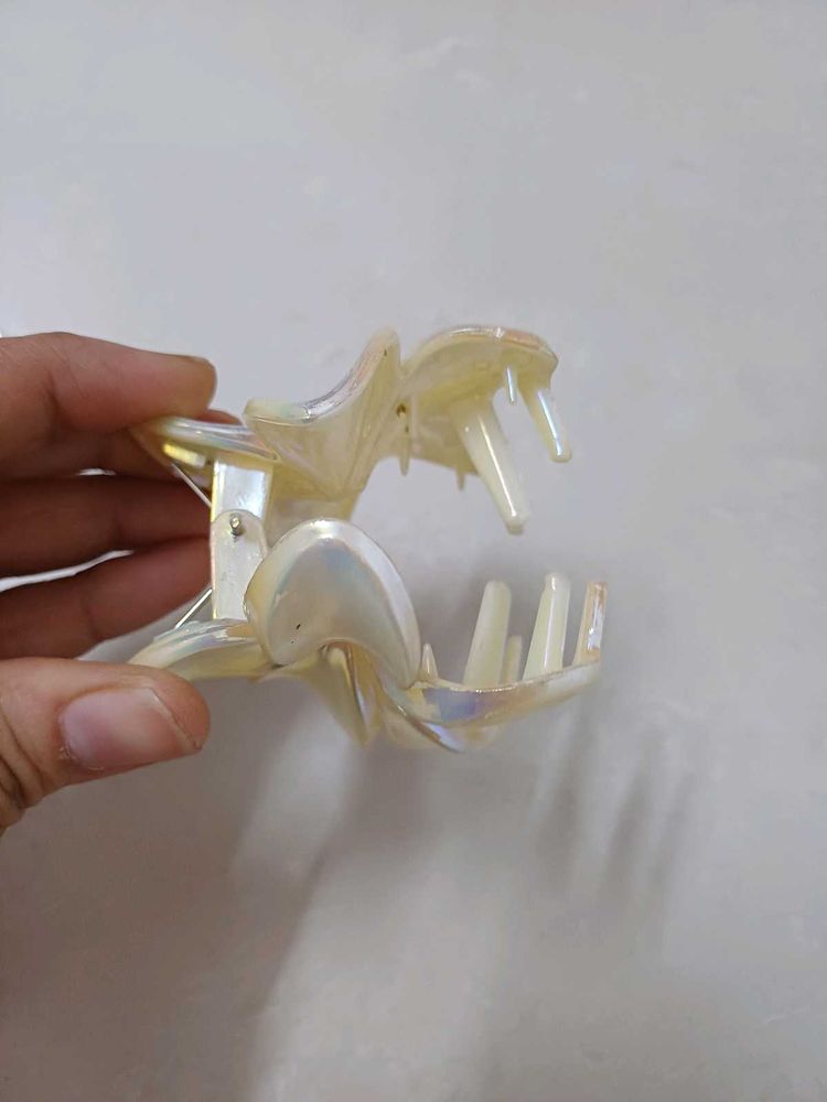 Flower Shaped Claw &amp; Hair Bow