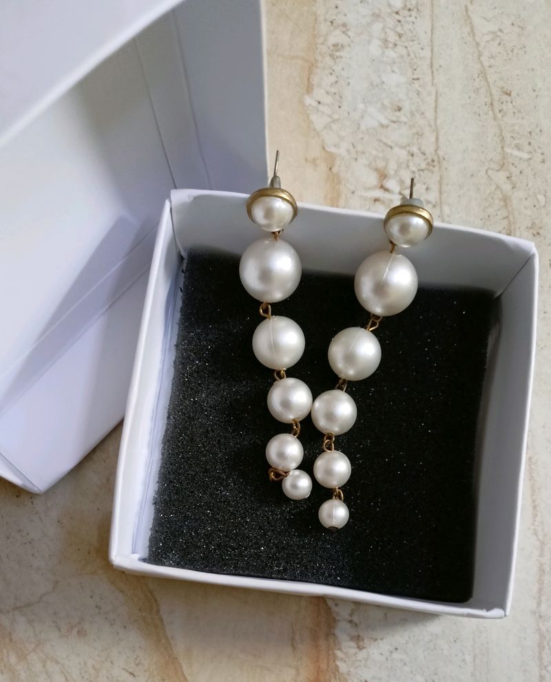Korean Pearl Earrings.