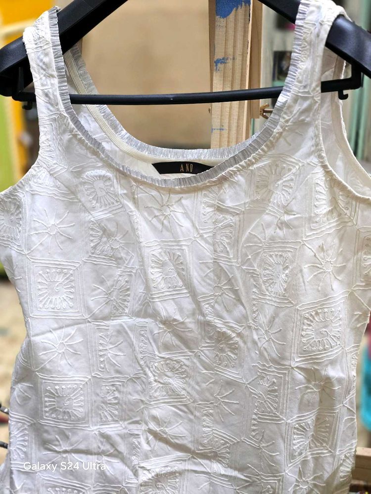 White Embroidered Pure Cotton zari neckline sleeve