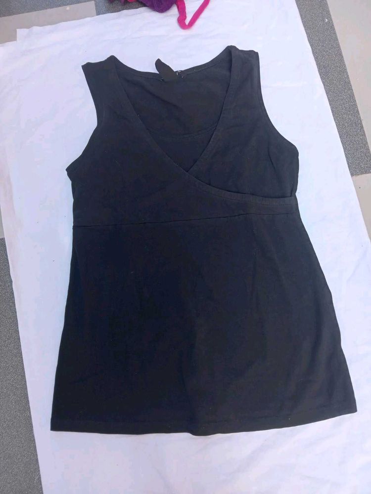 H&amp;M Black Sleeveless Top