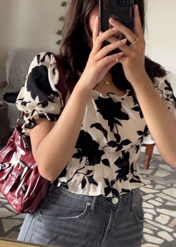 Floral Puff Sleeve Top🤍
