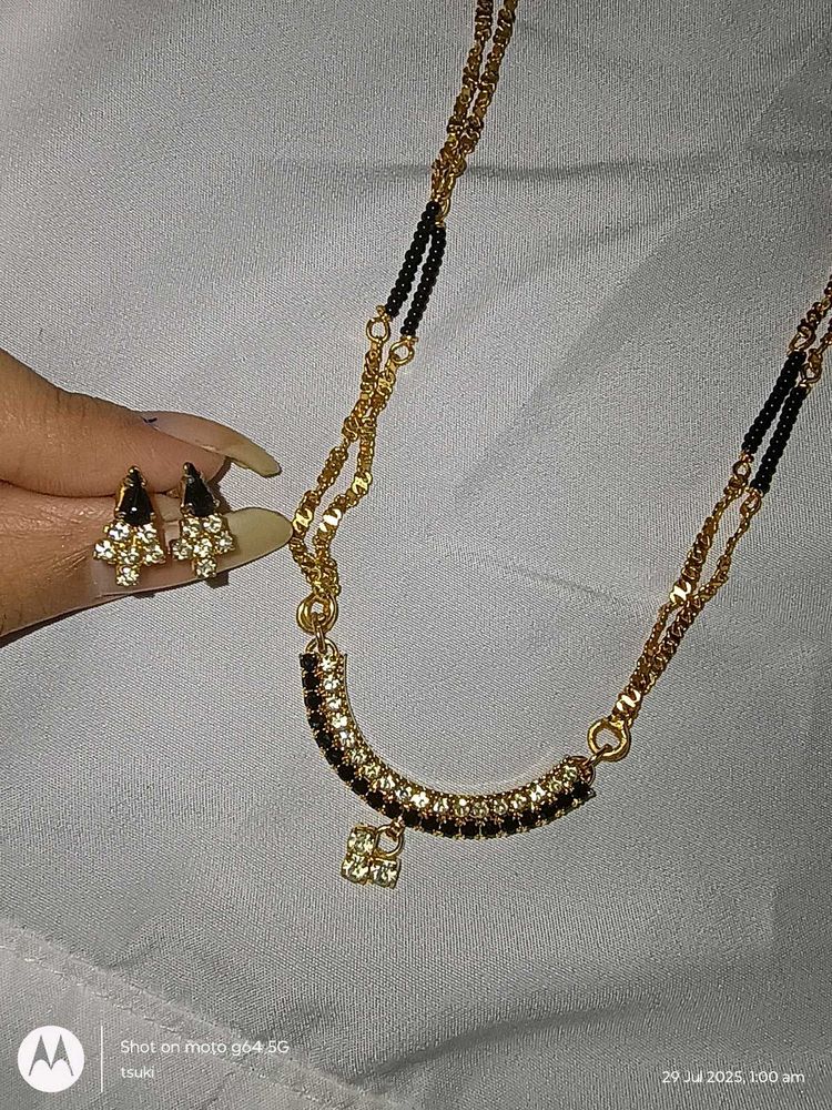 dainty gold chain necklace black stone w earrings