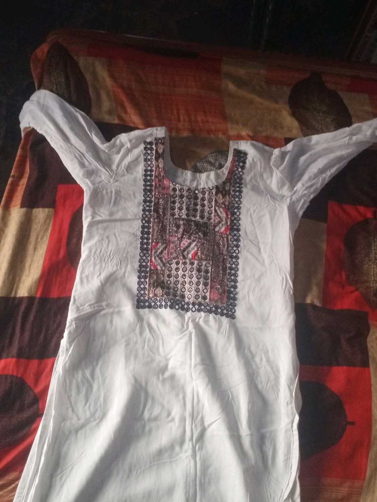 Elegant Embroidered Kurta