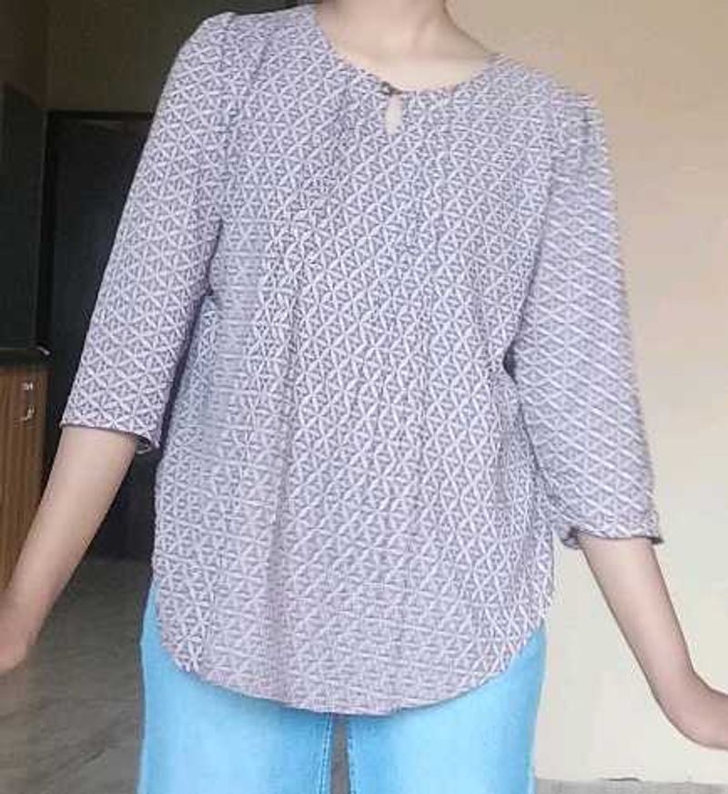 Patterned 3/4 Sleeve Top