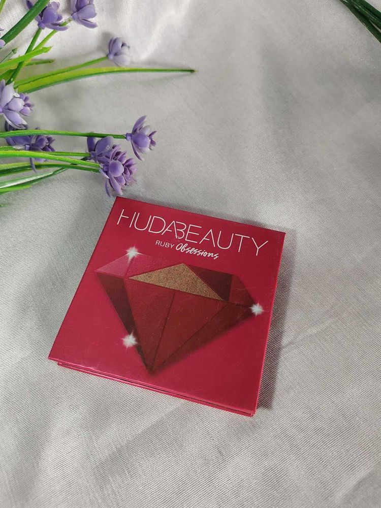 HUDA BEAUTY Ruby Obsessions