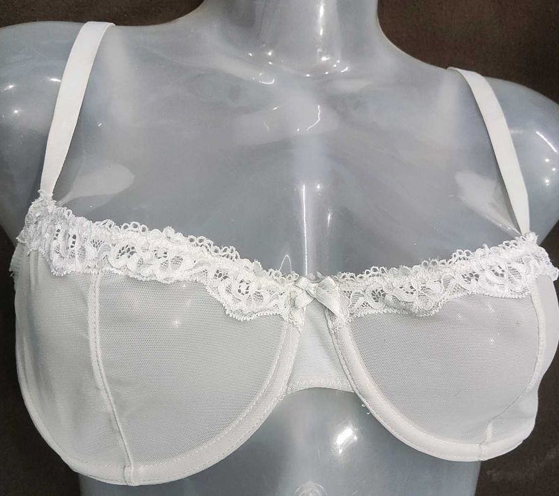 White Bra 🔥