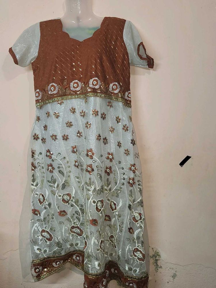 Elegant Embroidered Kurta