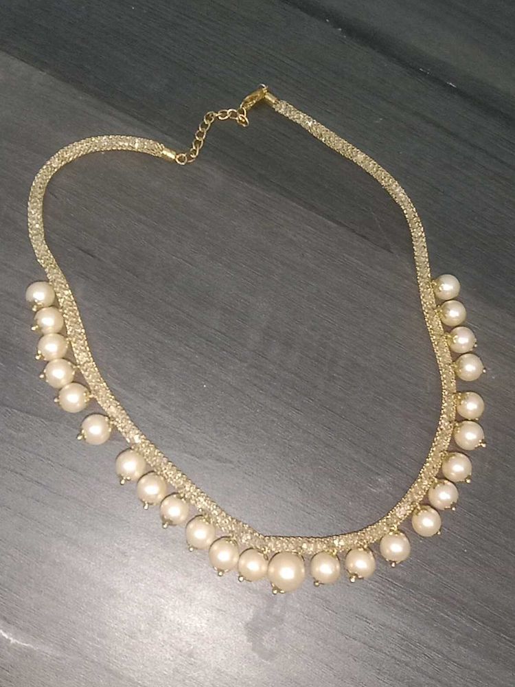 Pearl &amp; Gold Tone Necklace