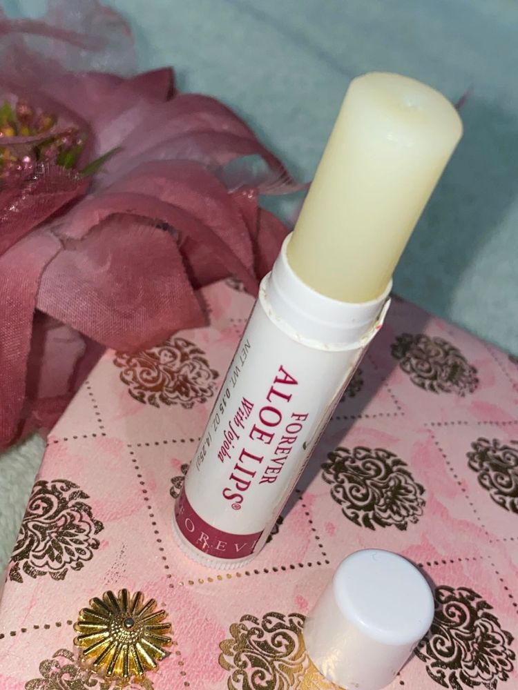 Forever Aloe Lips With JojoBa