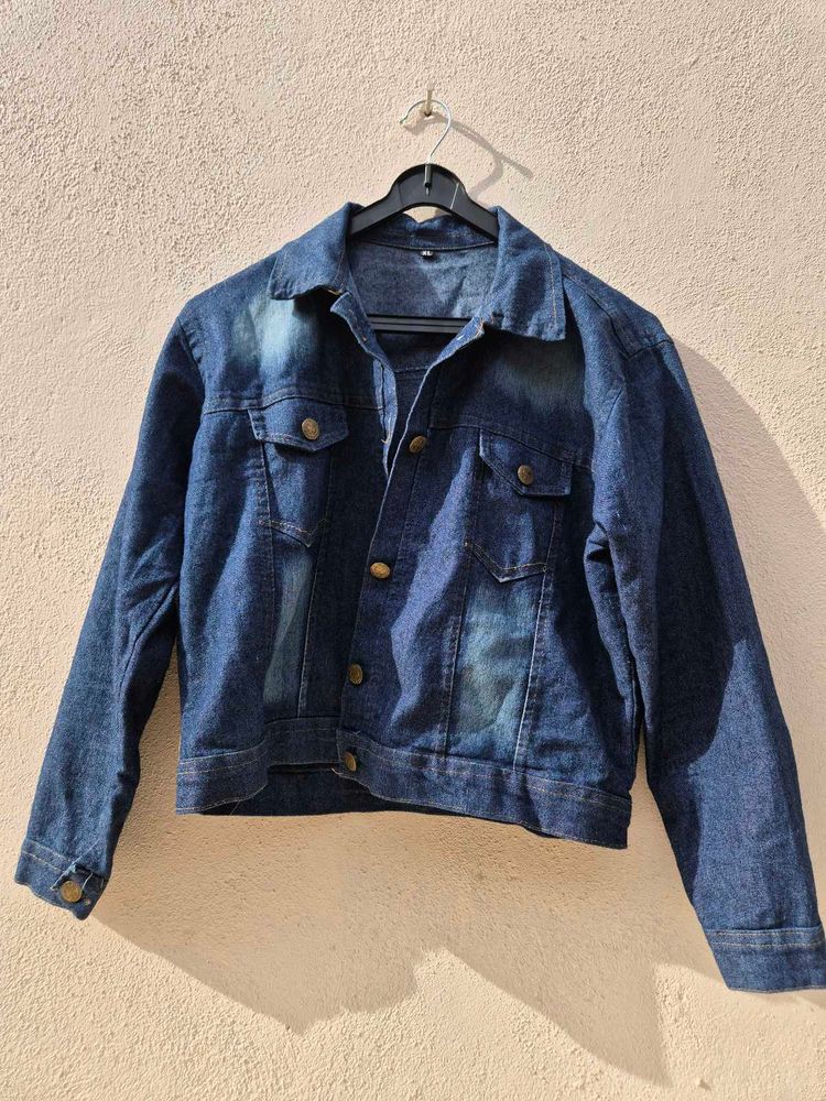 🔹 Classic Dark Blue Denim Jacket