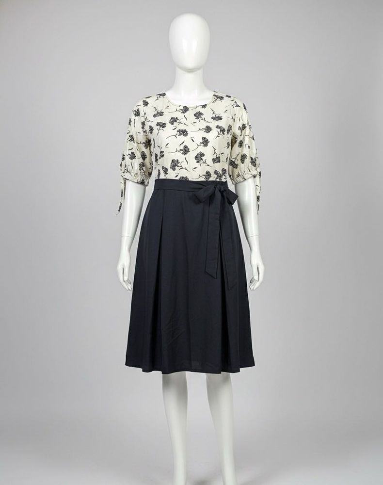 Floral Print Midi Dress ( Knee Length)