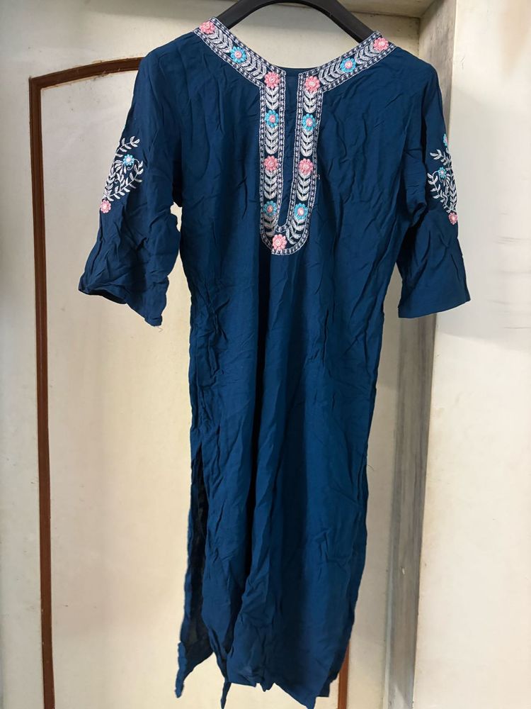 Zari Neck Straight Kurti