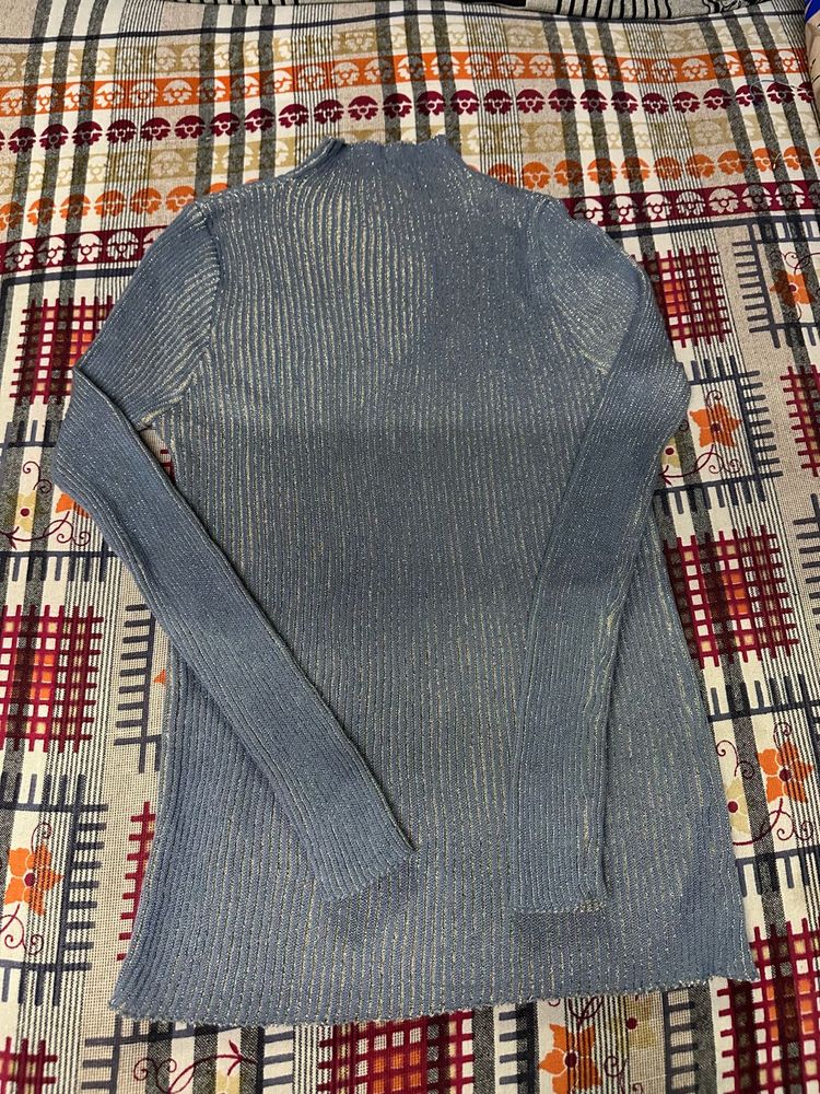 Stylish Blue Knit Top