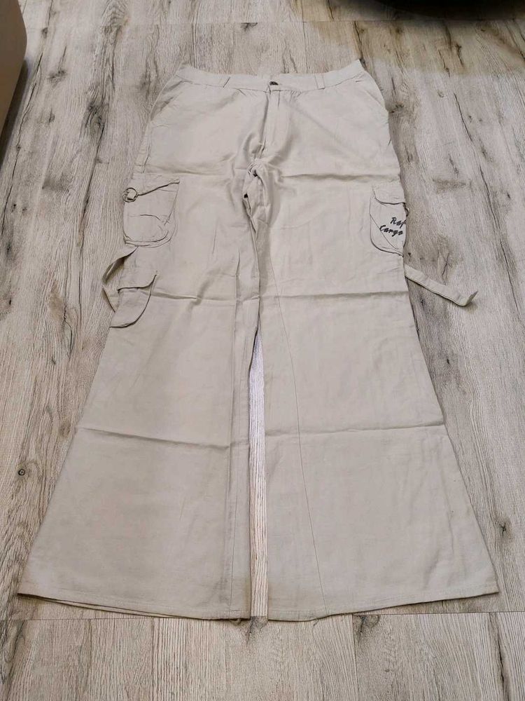 Ma2572  Sabrin bootcut cargo waist 30 inches