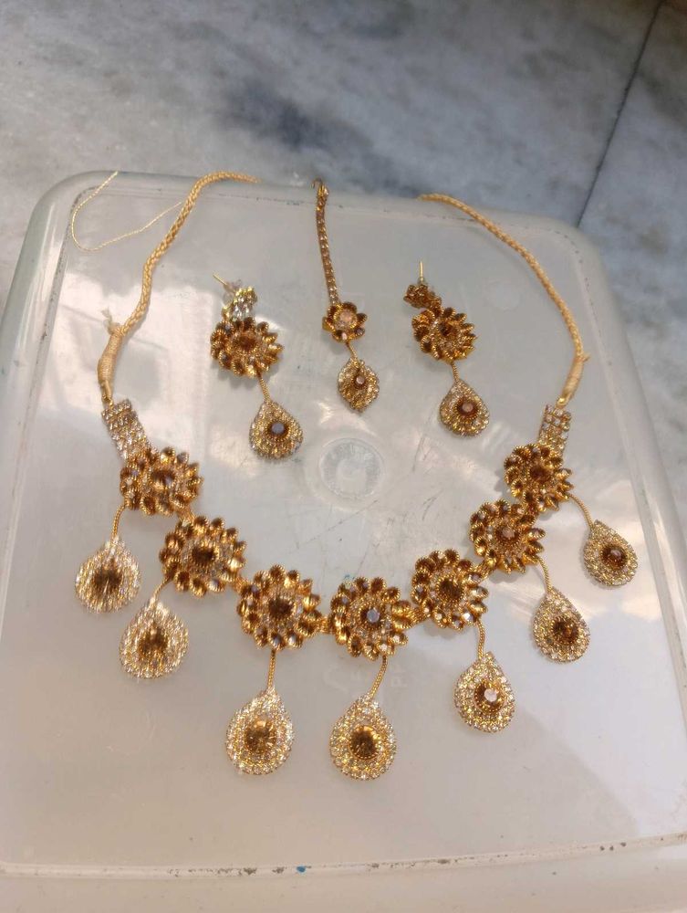Dhamaka SALE ❗Elegant Gold-Tone Jewelry Set