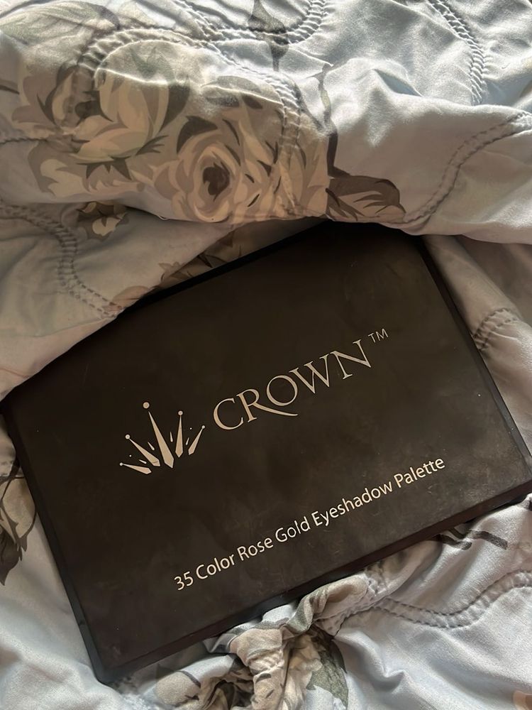Crown Eyeshadow Palette