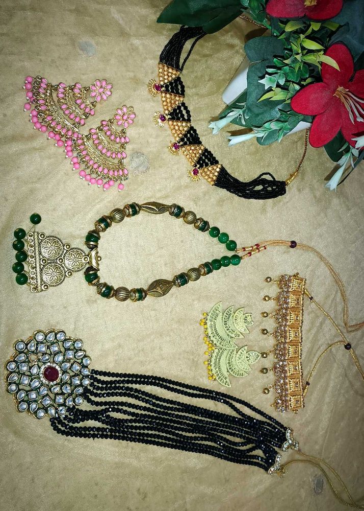 Assorted Jewellery Set