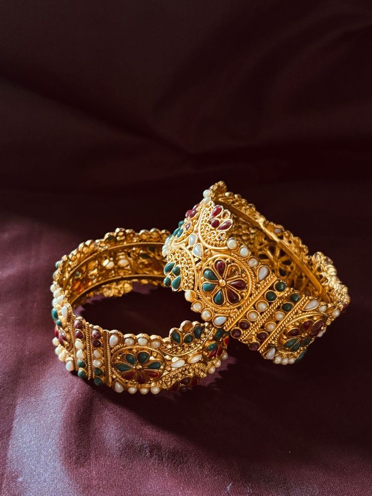 Gorgeous Gold Bangle Set