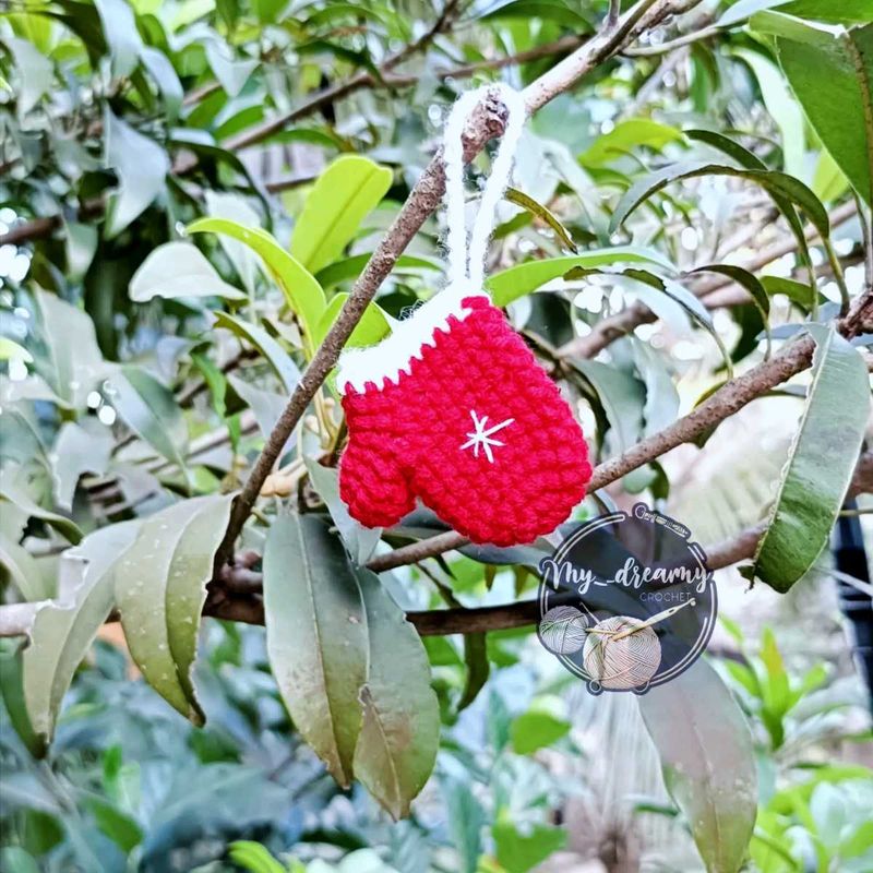 Single Mitten Ornament
