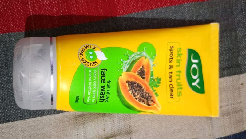 Joy Skin Fruits Sports &amp; Tan Clear Face Wash