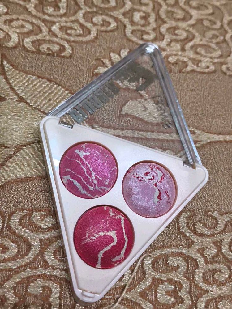 Blush Palette with Three Shades