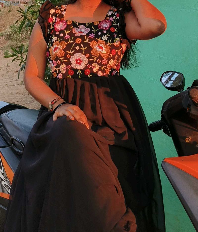 Black Flower Drees