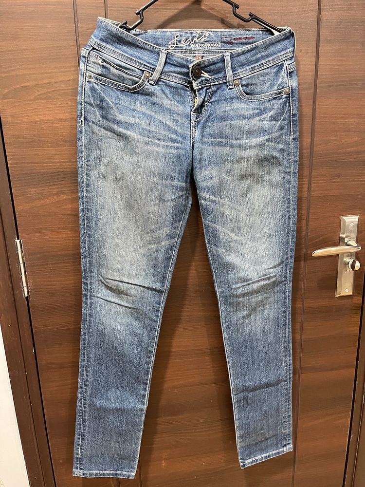 Levi’s Jeans for Grabs