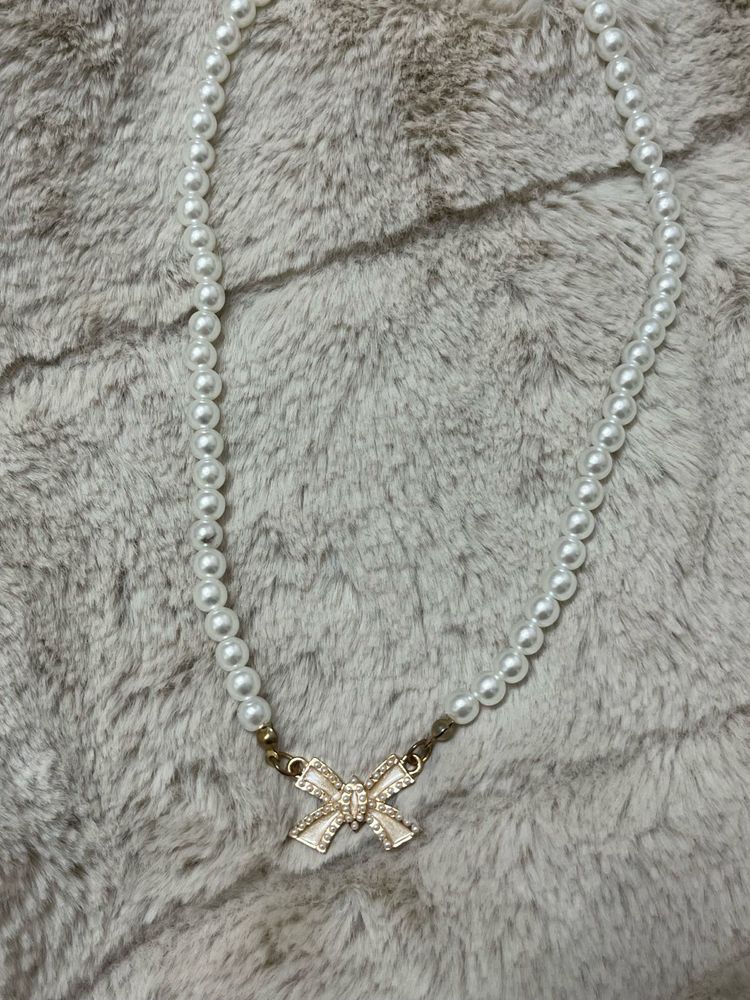 Pearl Bow Necklace