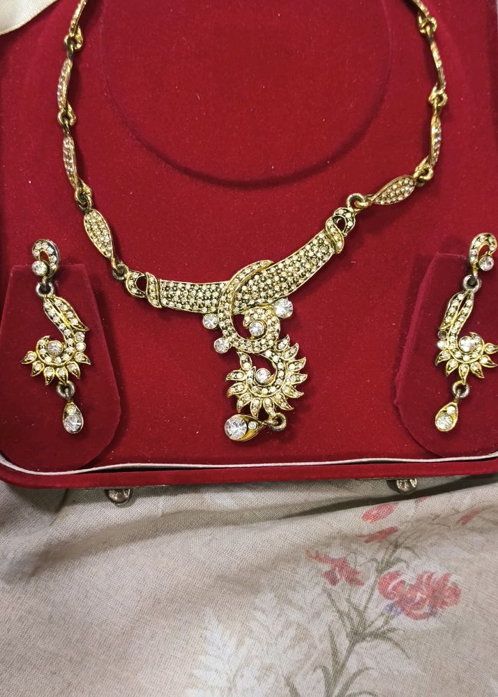 Golden Diamond Jewellery Set( Necklace &amp; Earrings)