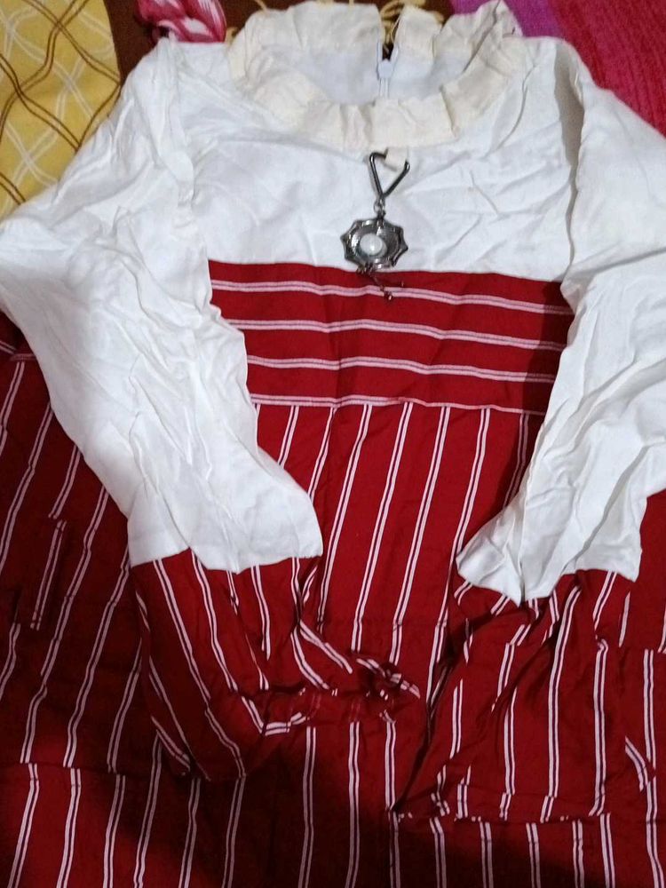 Red Colour Top Back Side Zip And Full Covered Neck
