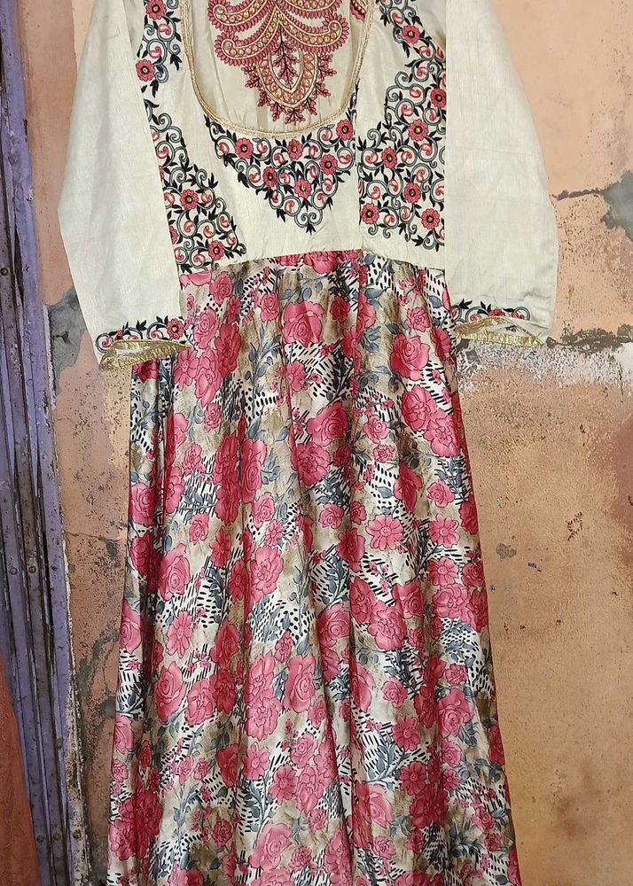 A Beautiful Gown Cum One Piece 🤌🏻