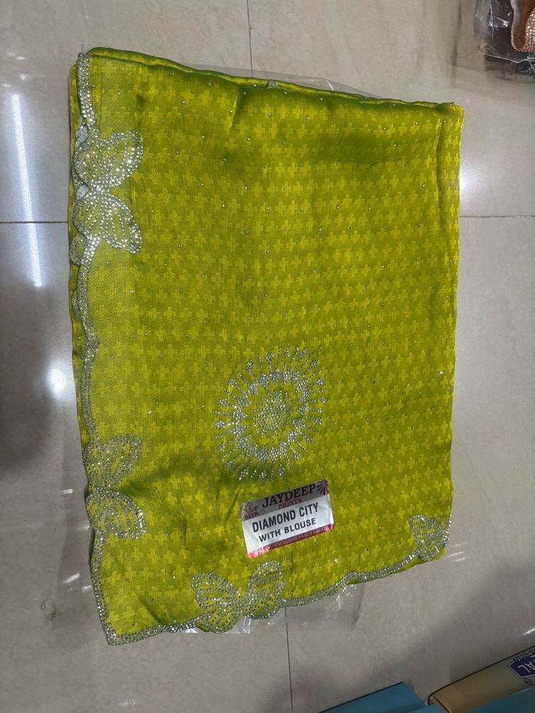 Elegant Green Saree For women’s and girls