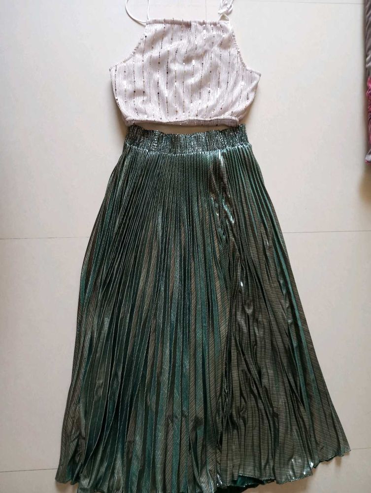 Metallic Green Sparkling Pleated Skirt